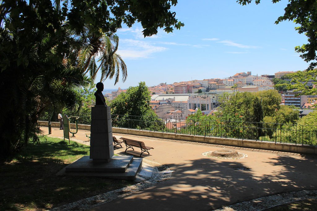 During the Summer months, the viewpoint of Jardim do Torel is one of local's favourite places.