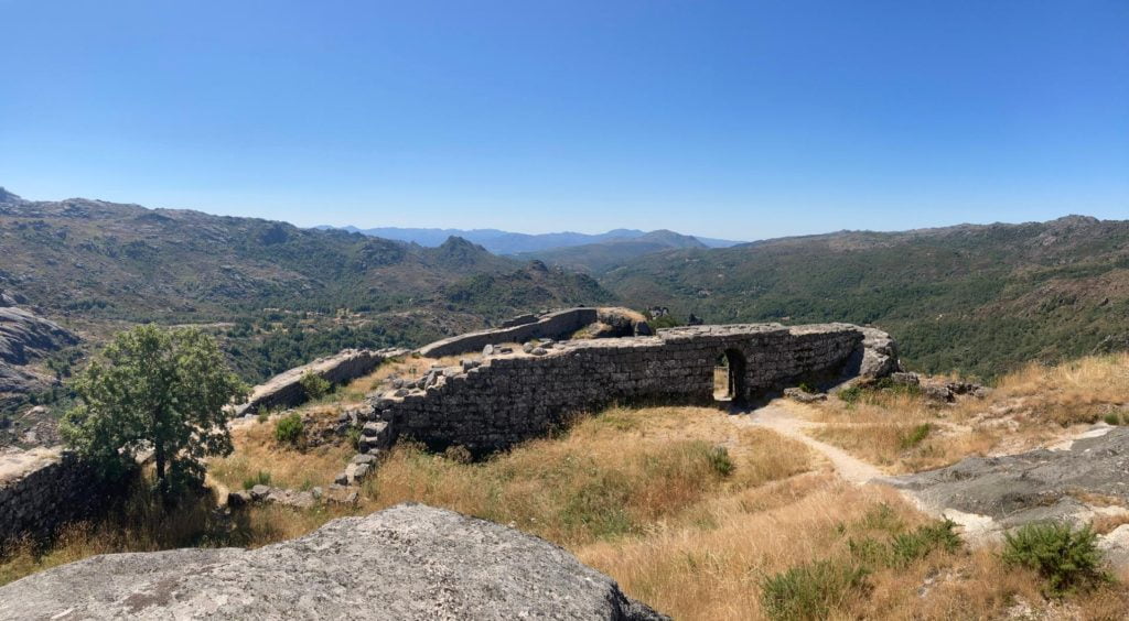 Castro Laboreiro Castle is one of the most significant reminiscences of the medieval times in Gerês